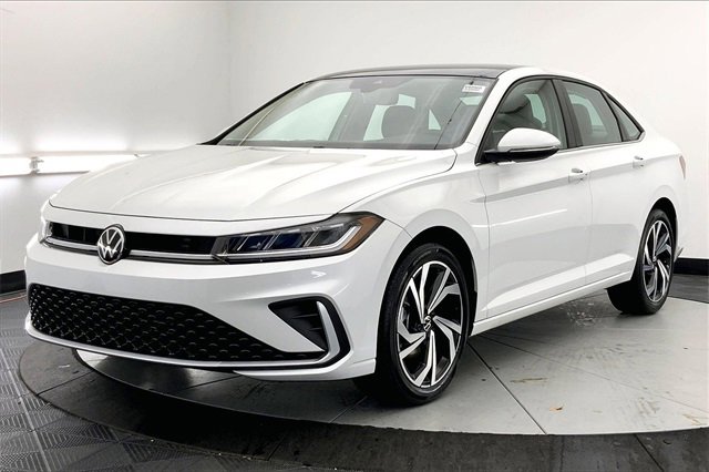 New 2026 Volkswagen Jetta SEL image 2