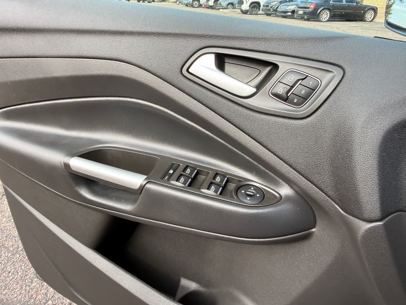 Used 2019 Ford Escape Titanium FWD image 17