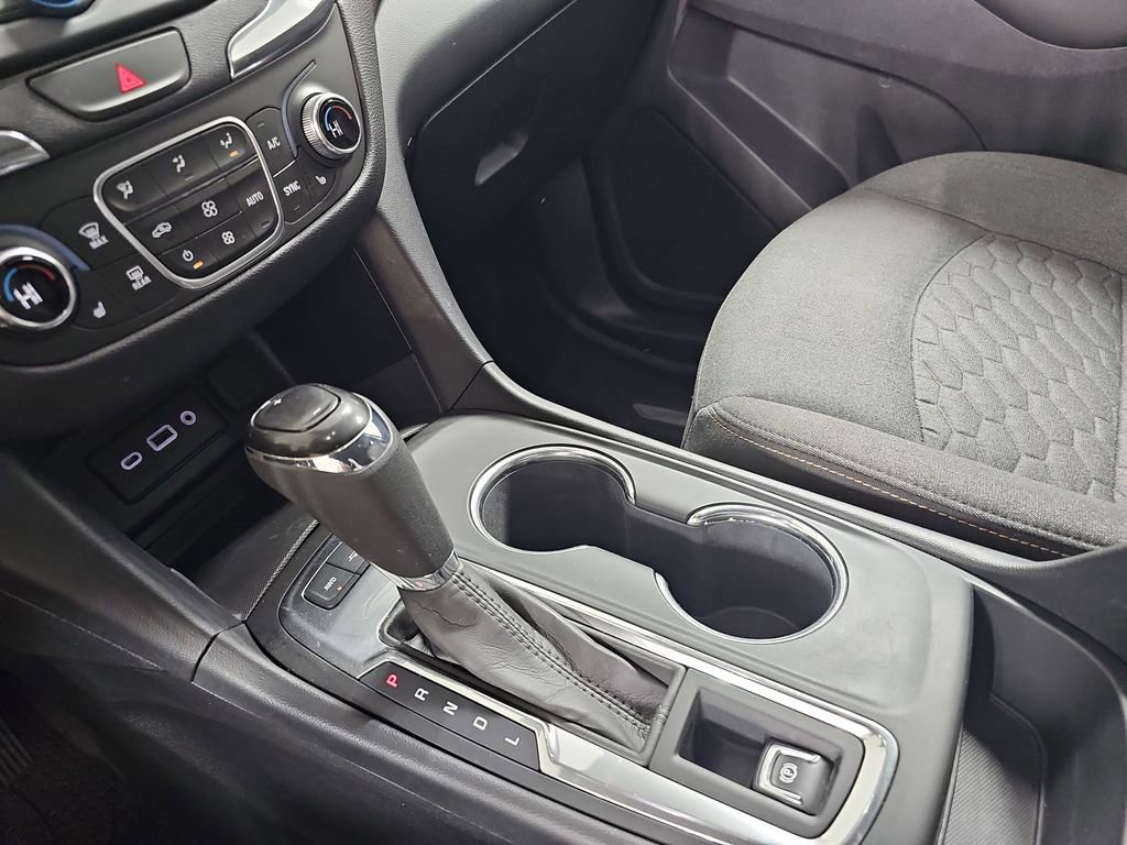Used 2020 Chevrolet Equinox LT image 30