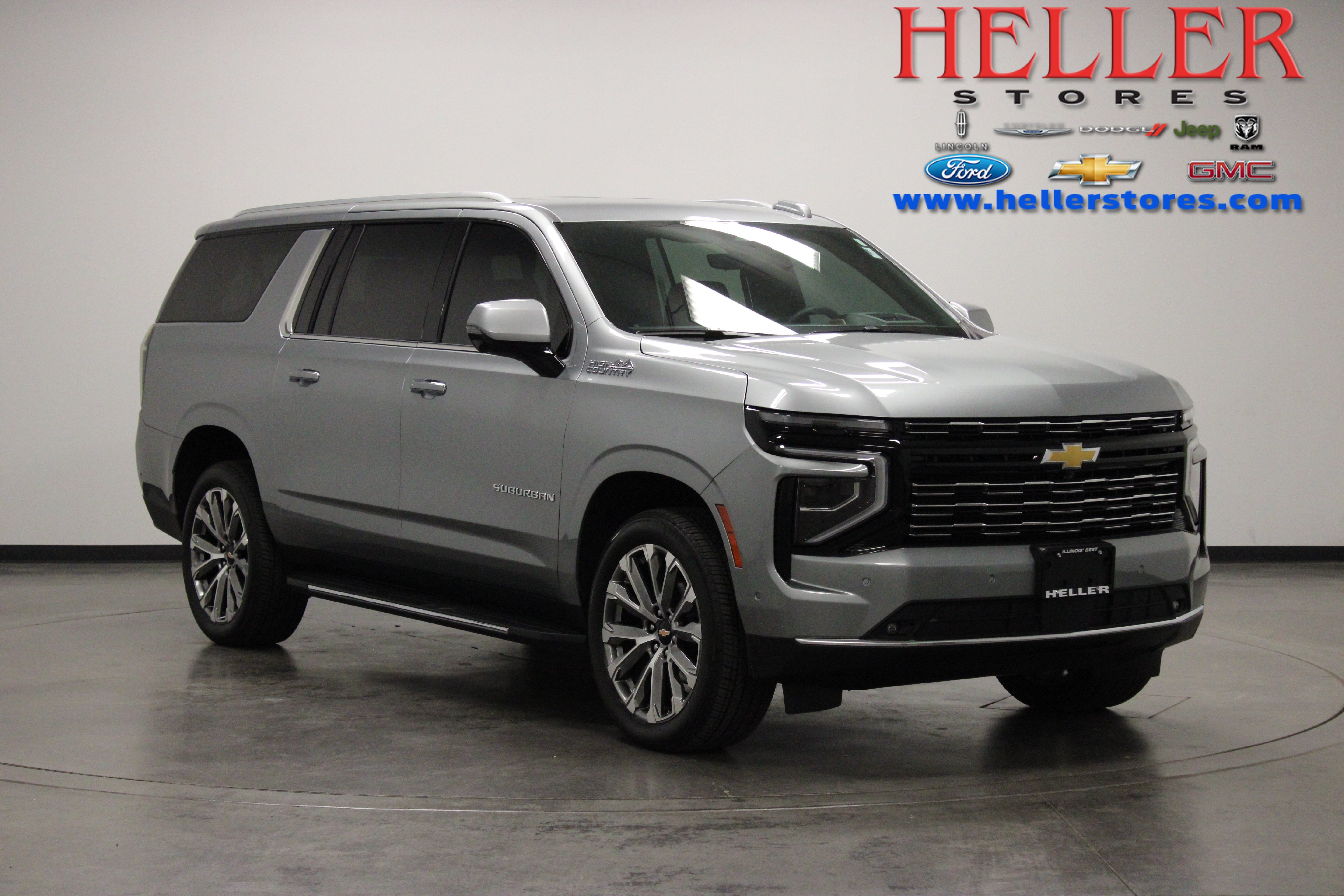 Used 2025 Chevrolet Suburban High Country AWD/4WD image 1