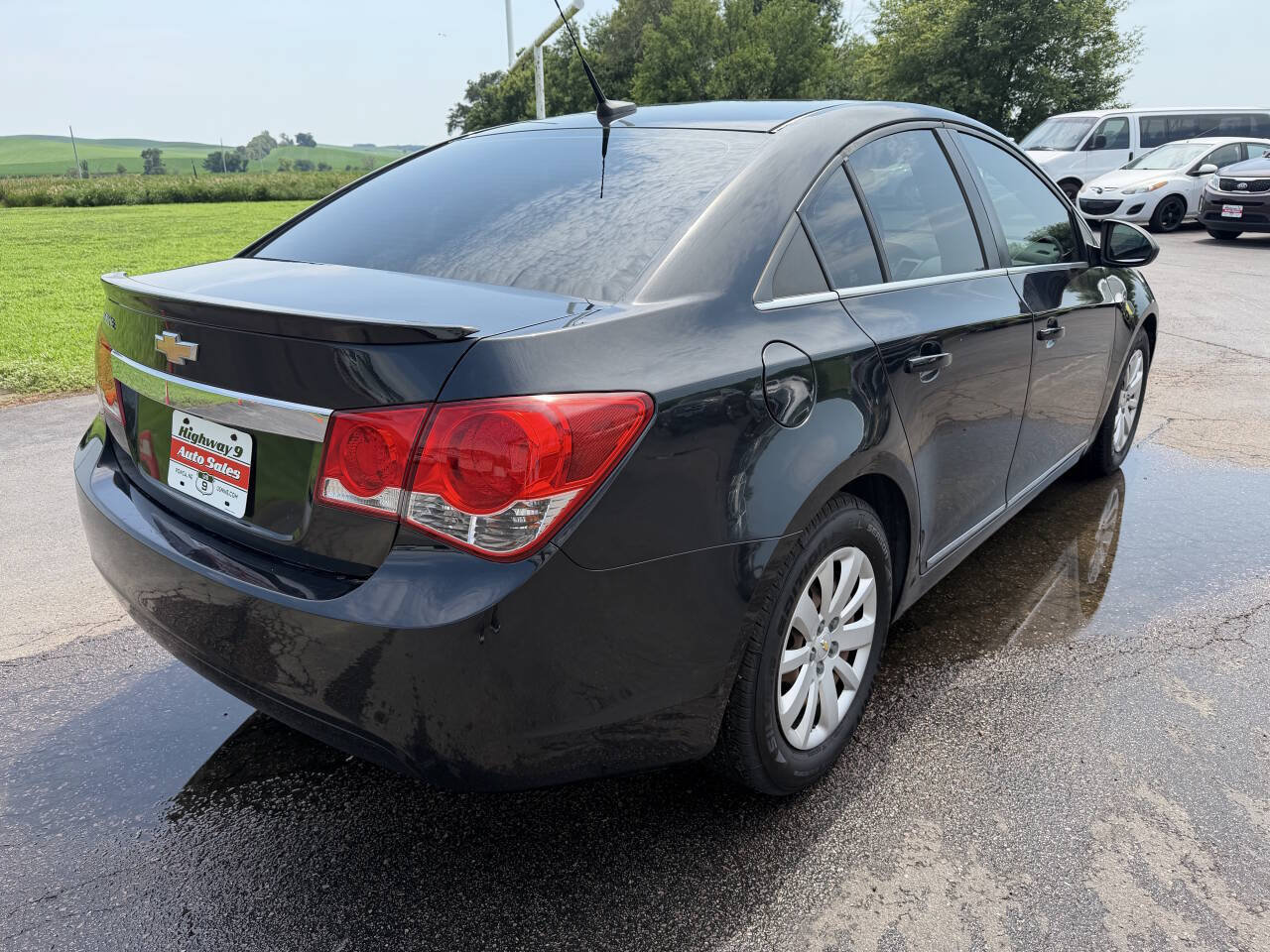 Used 2011 Chevrolet Cruze LS w/ Connectivity Package FWD image 5