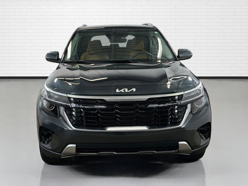 Used 2024 Kia Seltos EX FWD image 2