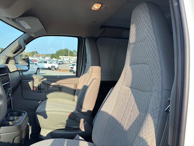 Used 2025 Chevrolet Express 2500 w/ Enhanced Convenience Package RWD image 12