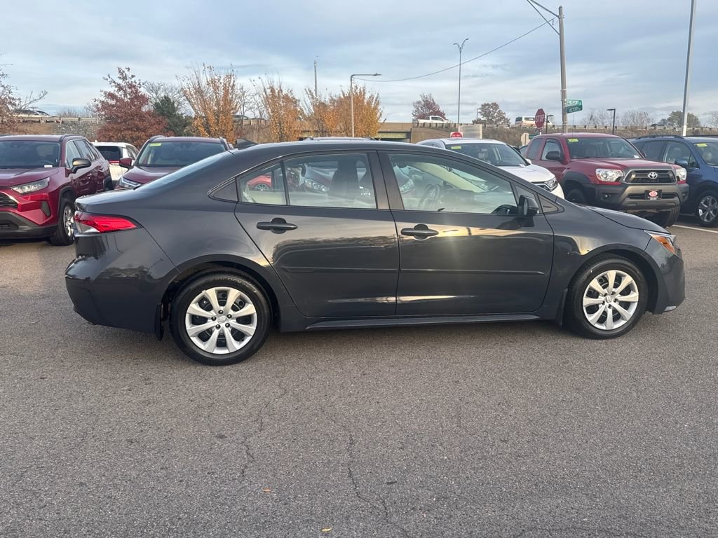 Used 2025 Toyota Corolla LE image 8