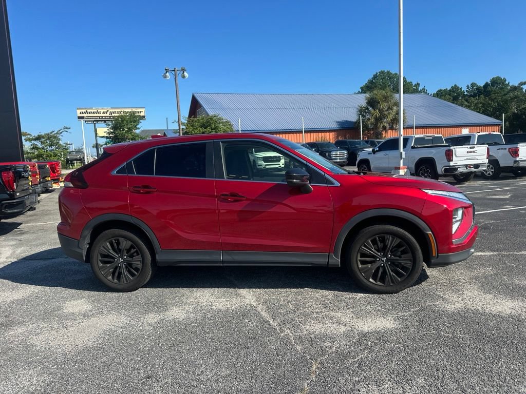 Used 2022 Mitsubishi Eclipse Cross LE FWD image 2