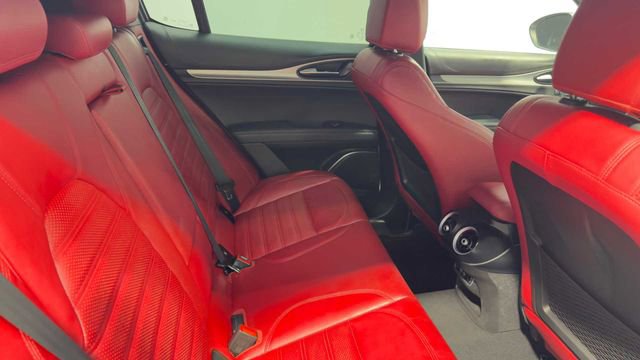 Used 2022 Alfa Romeo Stelvio Veloce AWD/4WD image 16