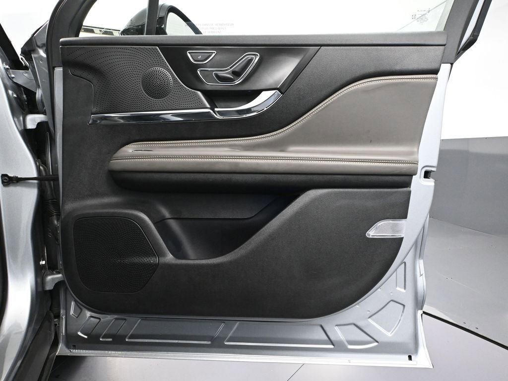 Used 2024 Lincoln Corsair Reserve image 43