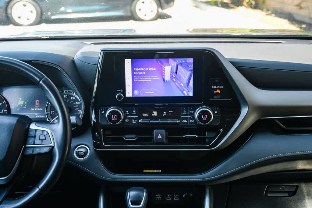 Used 2023 Toyota Highlander XLE image 12