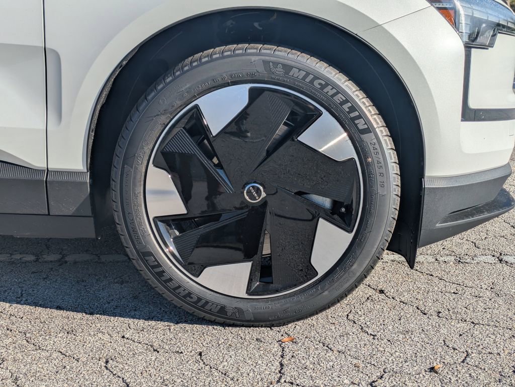 New 2026 Volvo EX30 Plus w/ Protection Package Premier image 10