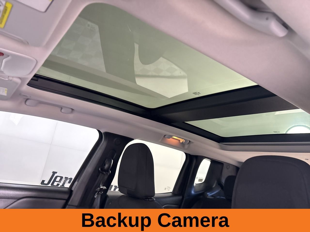 Used 2023 Jeep Renegade Altitude w/ Sun/Sound Group image 9