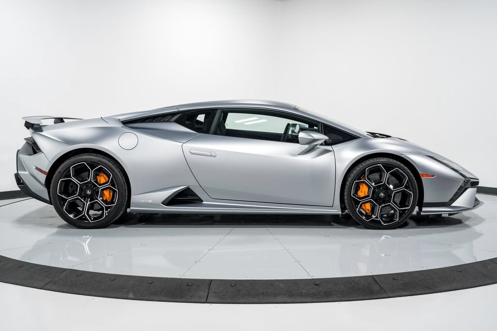 Used 2023 Lamborghini Huracan Tecnica RWD image 2