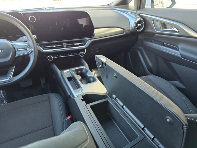 Used 2026 Chevrolet Equinox EV LT image 31