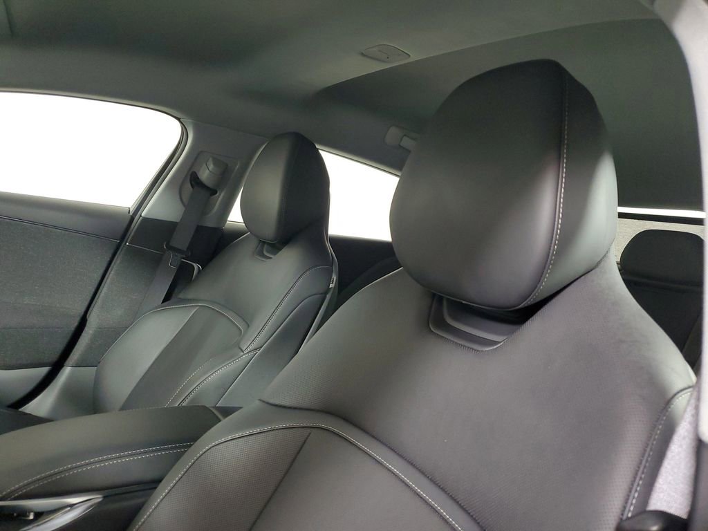 Used 2025 Lucid Air Pure image 22