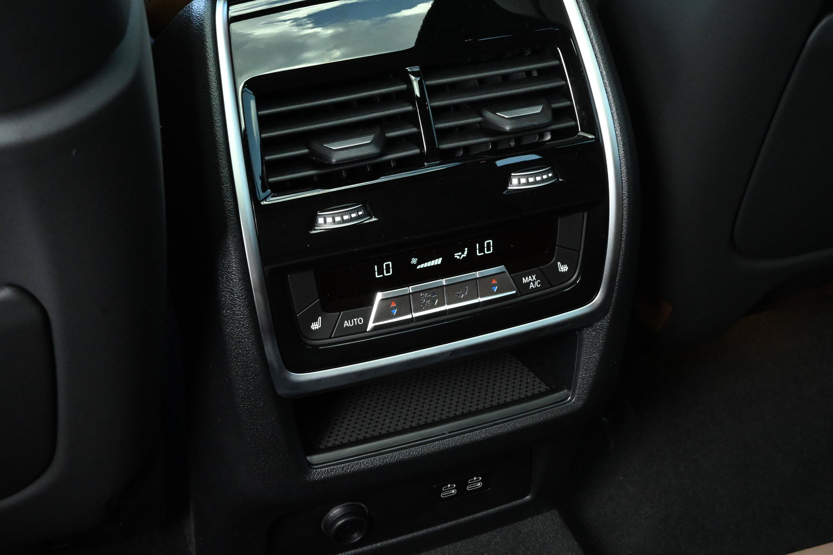 New 2026 BMW X5 M Competition w/ Executive Package AWD/4WD image 33