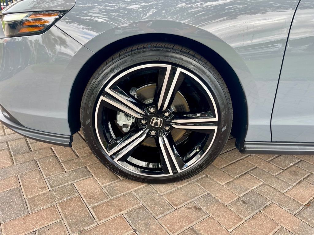 Used 2023 Honda Accord Sport image 9