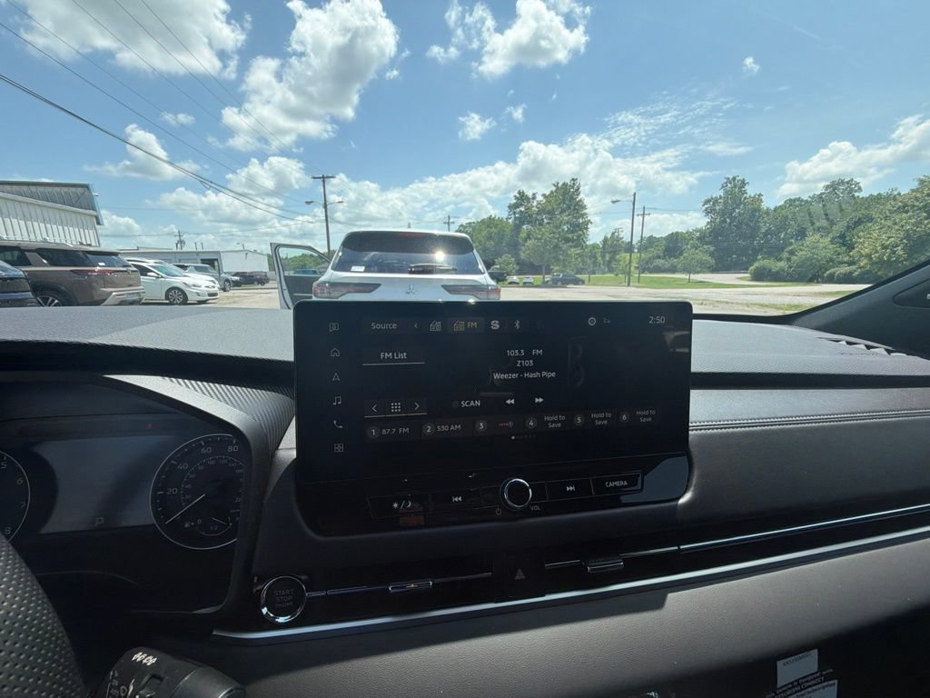 New 2026 Mitsubishi Outlander LE FWD image 12
