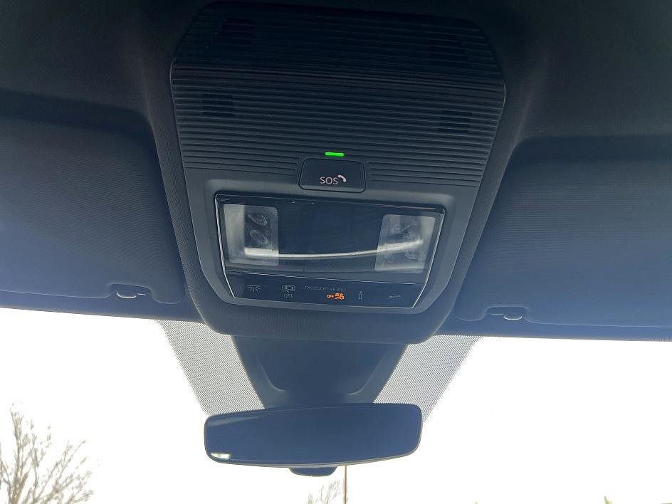 Used 2024 Volkswagen Atlas Cross Sport SE image 26