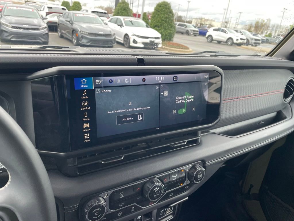 Used 2025 Jeep Wrangler Unlimited Rubicon image 16