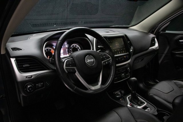 Used 2016 Jeep Cherokee Trailhawk w/ Comfort/Convenience Group image 24