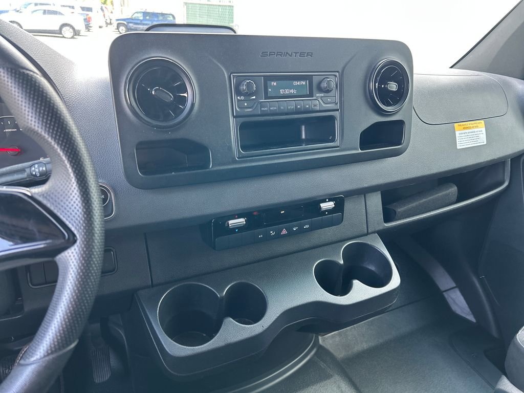 Used 2025 Mercedes-Benz Sprinter 2500 image 12