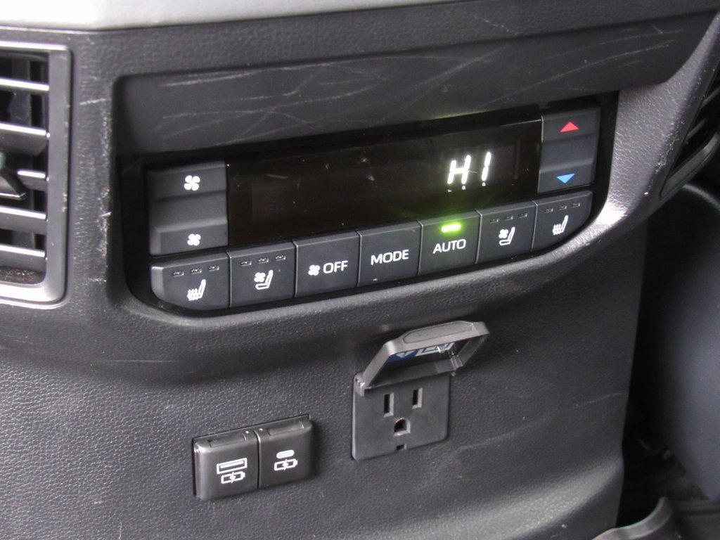 Certified 2025 Toyota Sequoia Platinum image 40