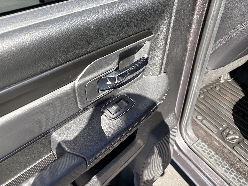 Used 2018 RAM 1500 Rebel w/ Luxury Group AWD/4WD image 32