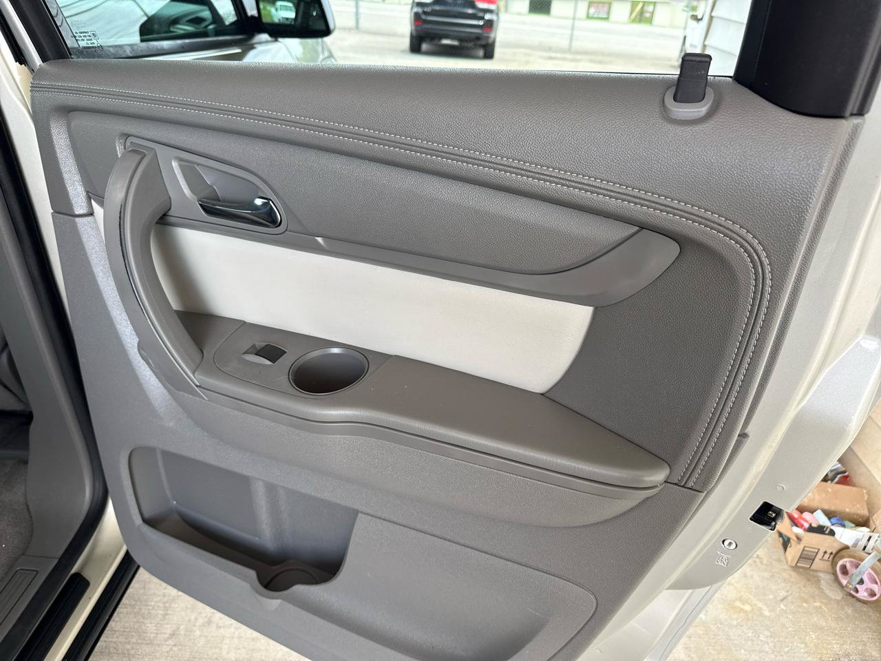 Used 2014 GMC Acadia SLE FWD image 24