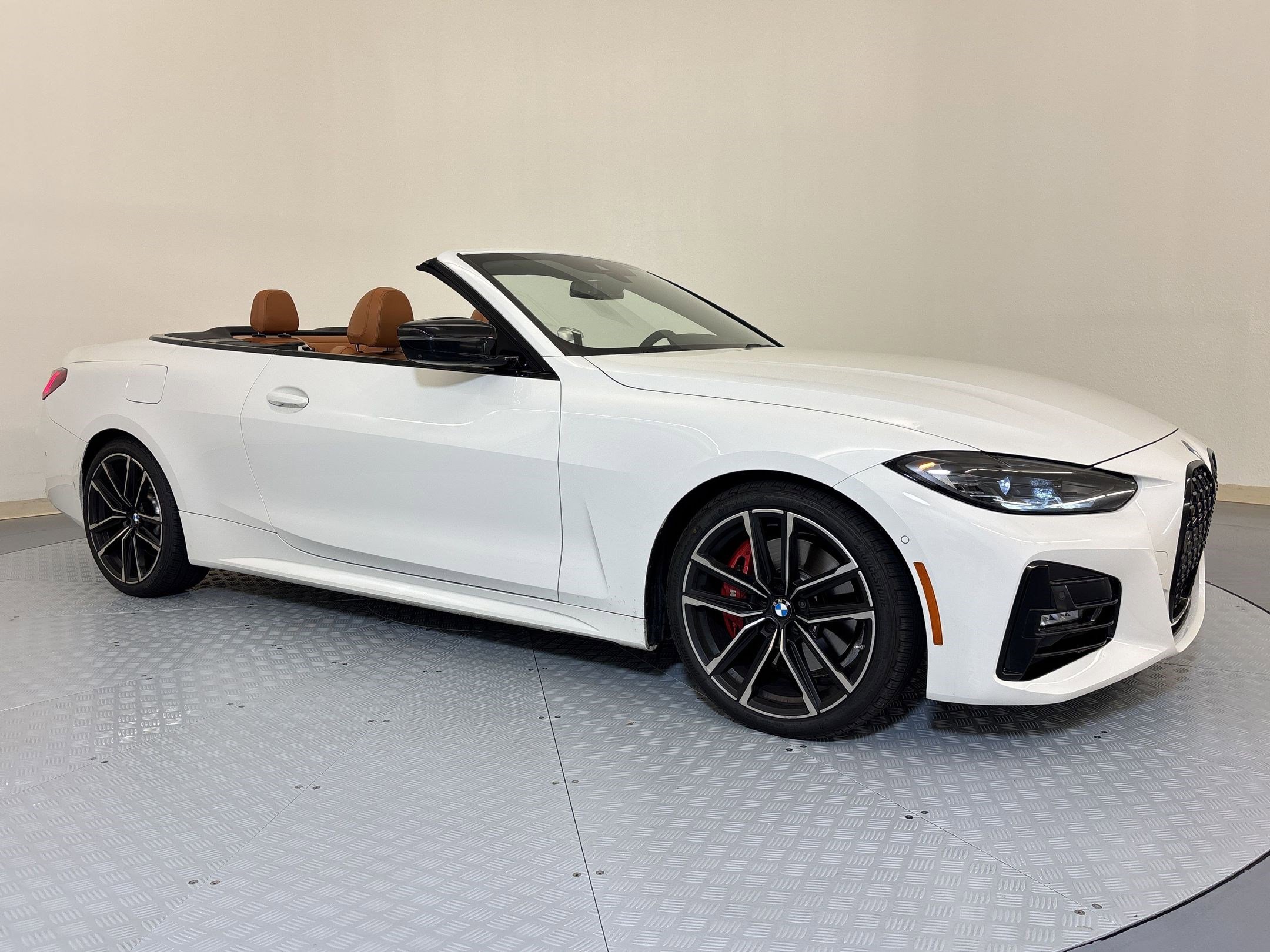 Used 2023 BMW 430i Convertible w/ M Sport Package image 6