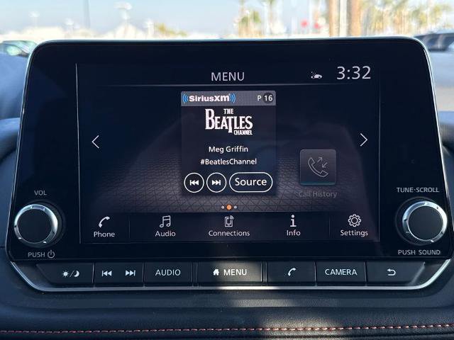 Certified 2025 Nissan Rogue SV image 29