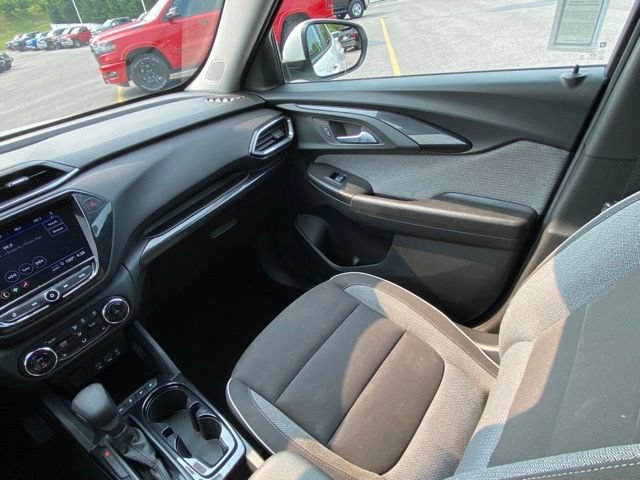 Used 2023 Chevrolet TrailBlazer LT w/ Convenience Package FWD image 26