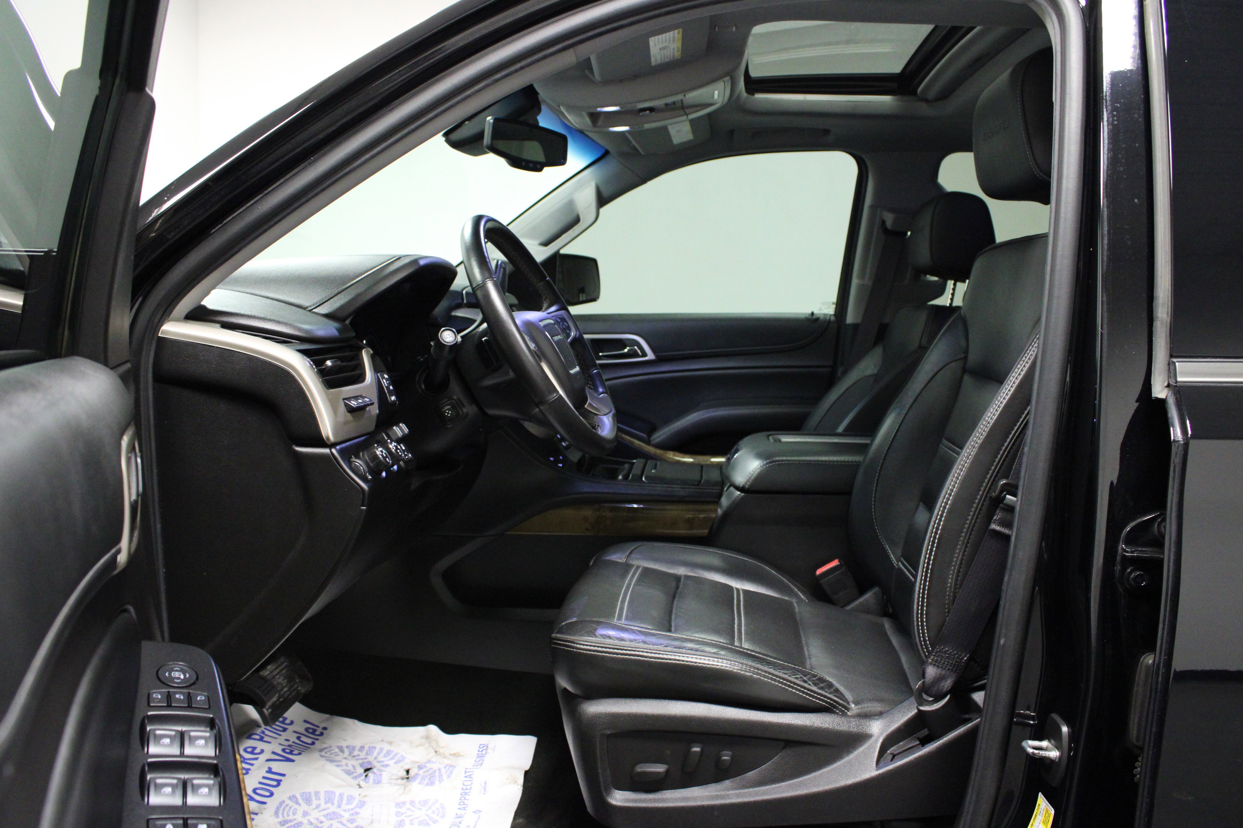Used 2017 GMC Yukon Denali w/ Open Road Package image 12