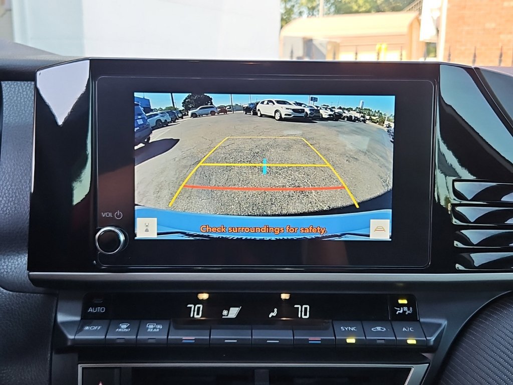 Used 2025 Toyota Camry LE FWD image 17
