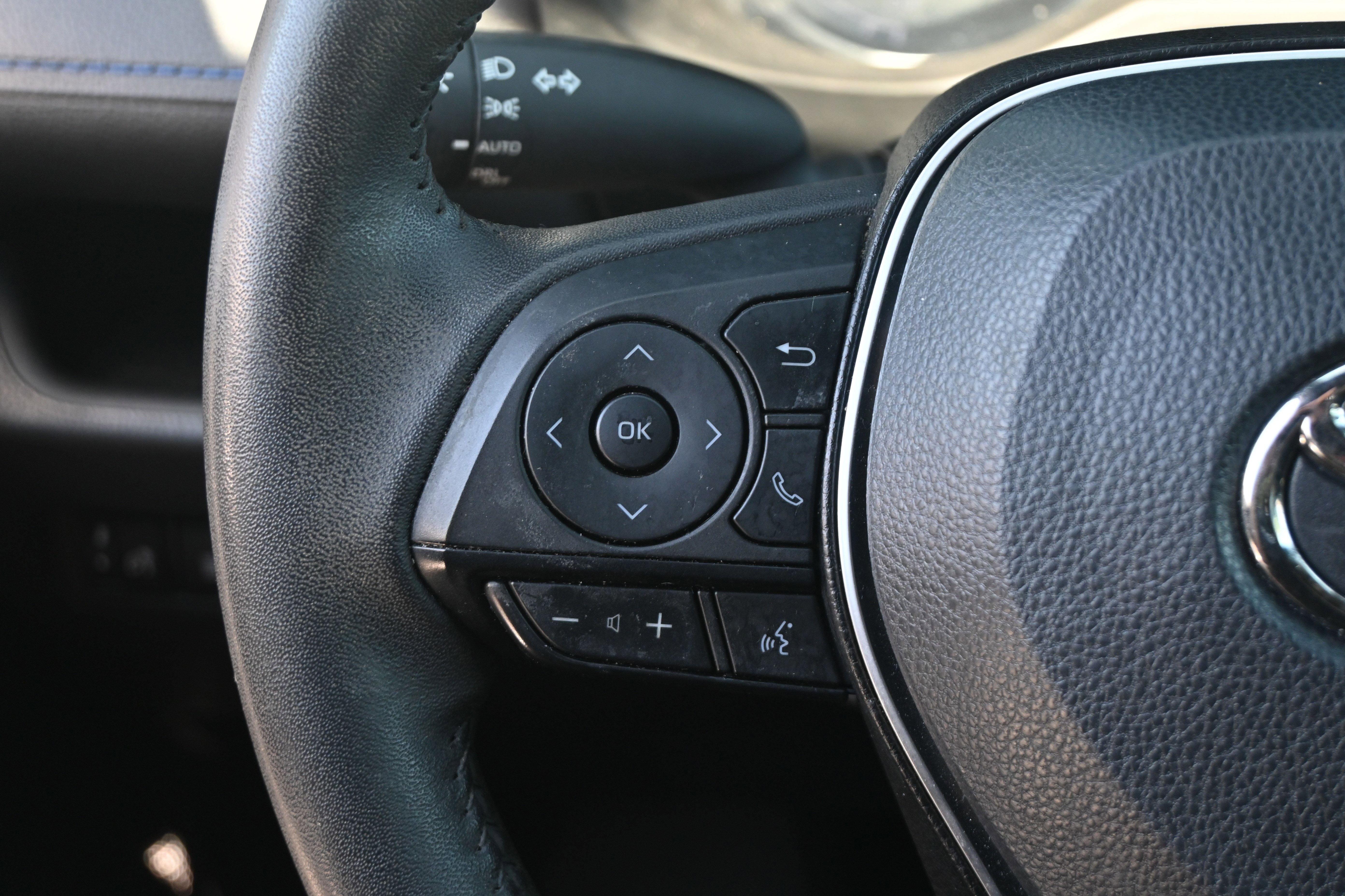 Used 2022 Toyota RAV4 XSE AWD/4WD image 18