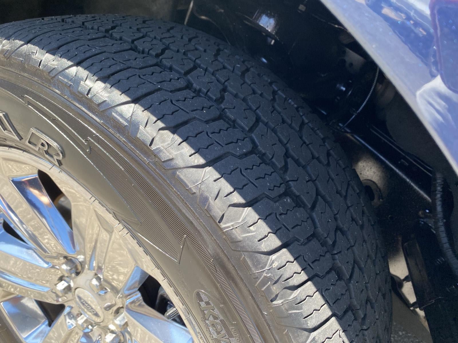 Used 2019 Ford F150 Lariat w/ Equipment Group 502A Luxury AWD/4WD image 12