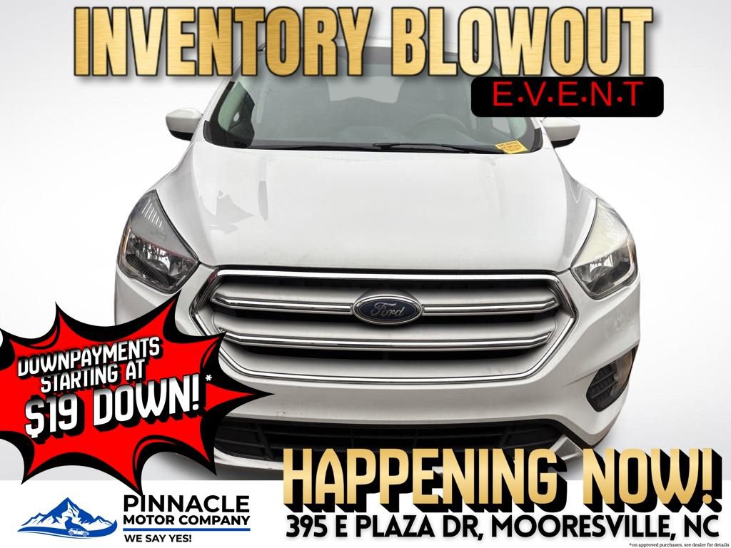 Used 2019 Ford Escape SE image 2