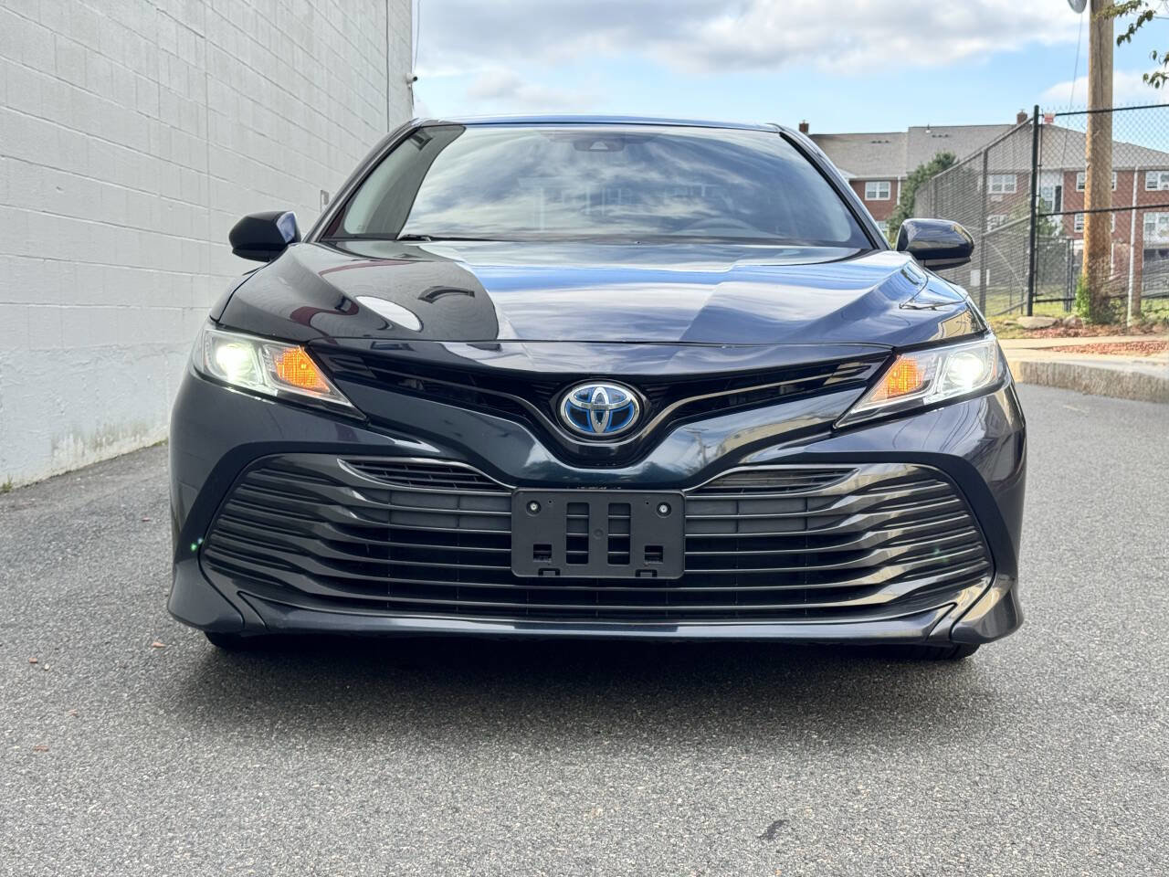 Used 2020 Toyota Camry LE image 4