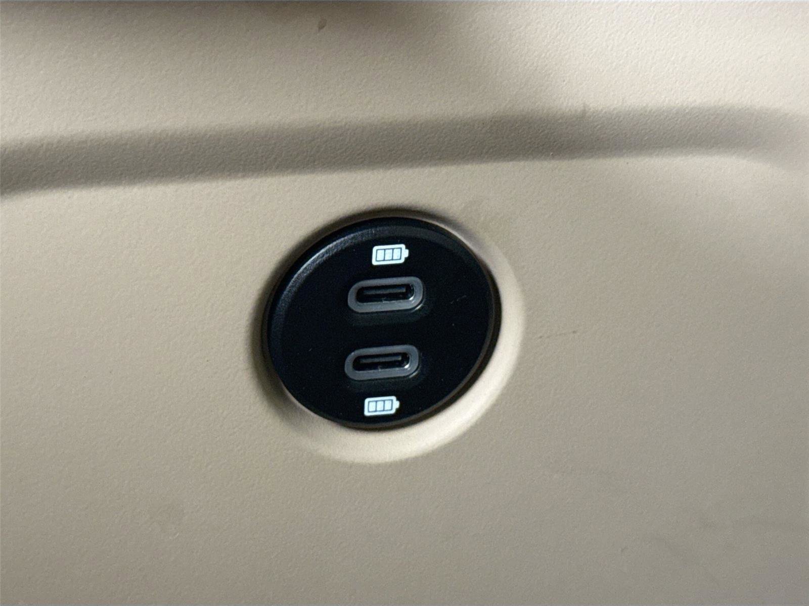 Used 2024 Porsche Macan T w/ Premium Plus Package image 35