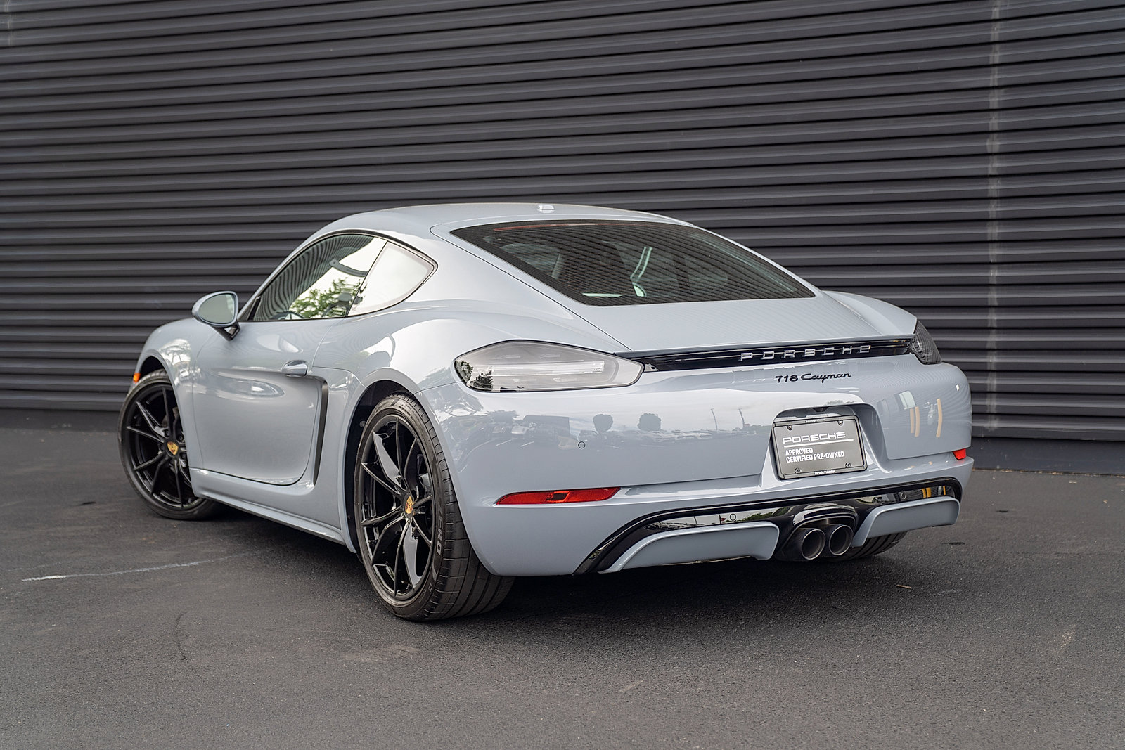 Used 2025 Porsche 718 Cayman RWD image 3