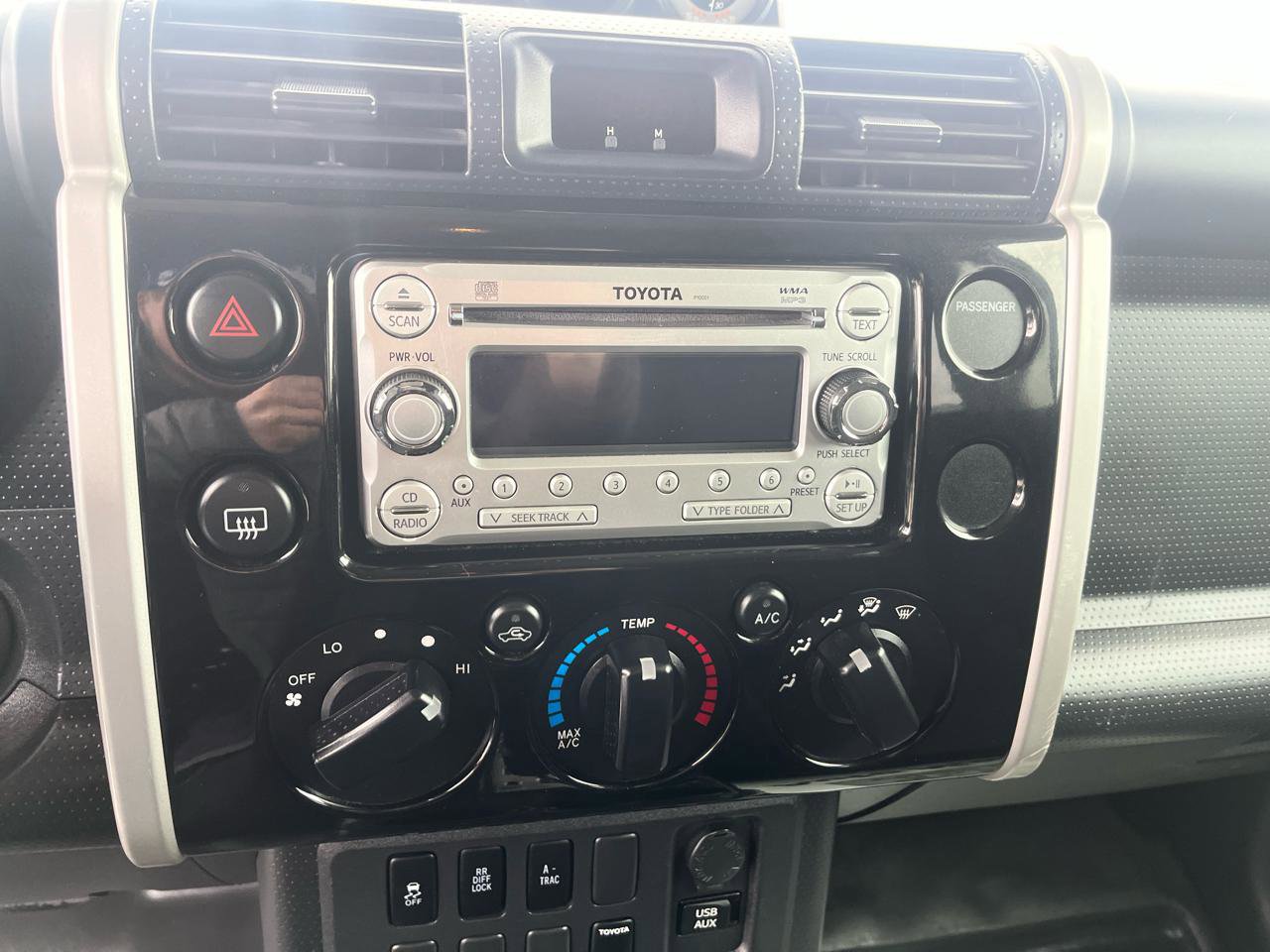 Used 2011 Toyota FJ Cruiser 4WD w/ Convenience Pkg image 11