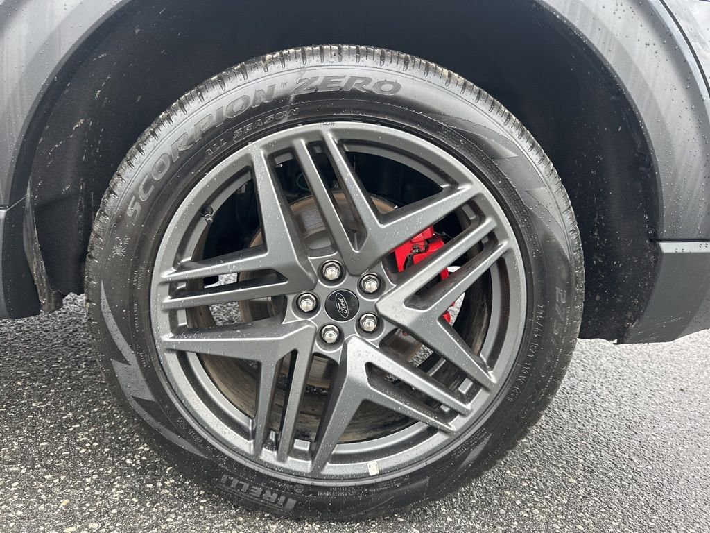 Used 2025 Ford Explorer ST-Line w/ ST-Line Street Pack image 32