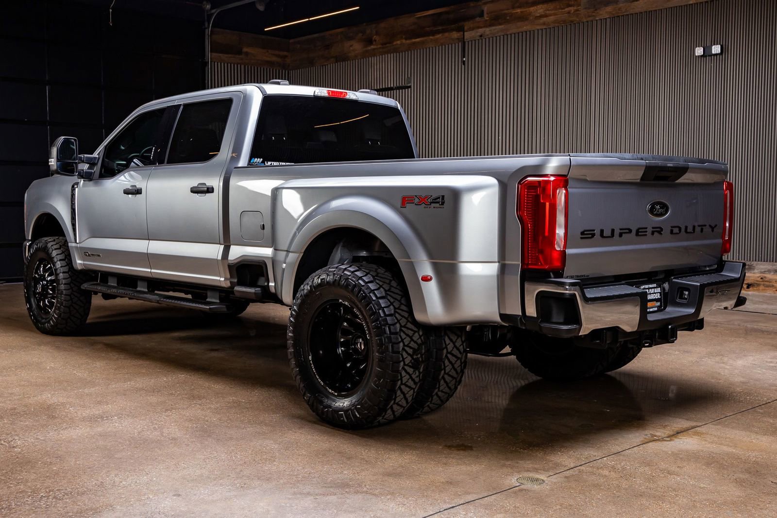 Used 2023 Ford F350 XLT w/ FX4 Off-Road Package image 7