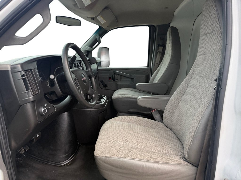 Used 2018 GMC Savana 3500 w/ Driver Convenience Package RWD image 7