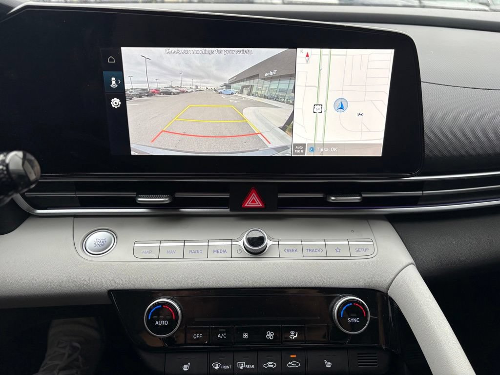 Certified 2025 Hyundai Elantra Limited FWD image 16