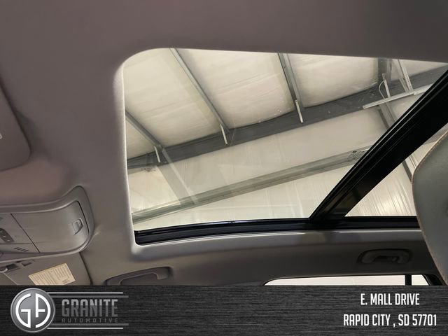 Used 2024 GMC Terrain AT4 w/ Tech Package image 21