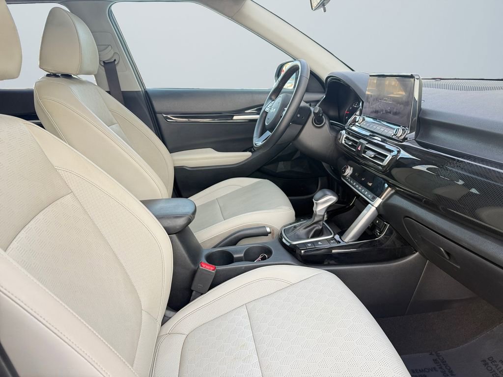 Used 2022 Kia Seltos EX image 15