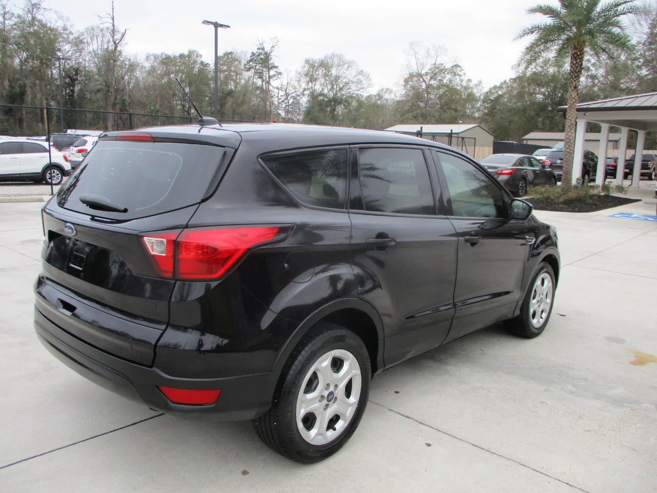 Used 2019 Ford Escape S image 25