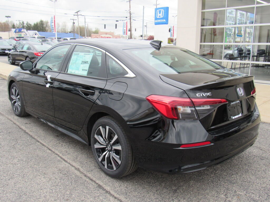 Used 2024 Honda Civic EX image 3