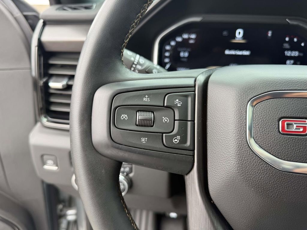 Used 2024 GMC Sierra 2500 AT4 w/ AT4 Premium Plus Package image 18