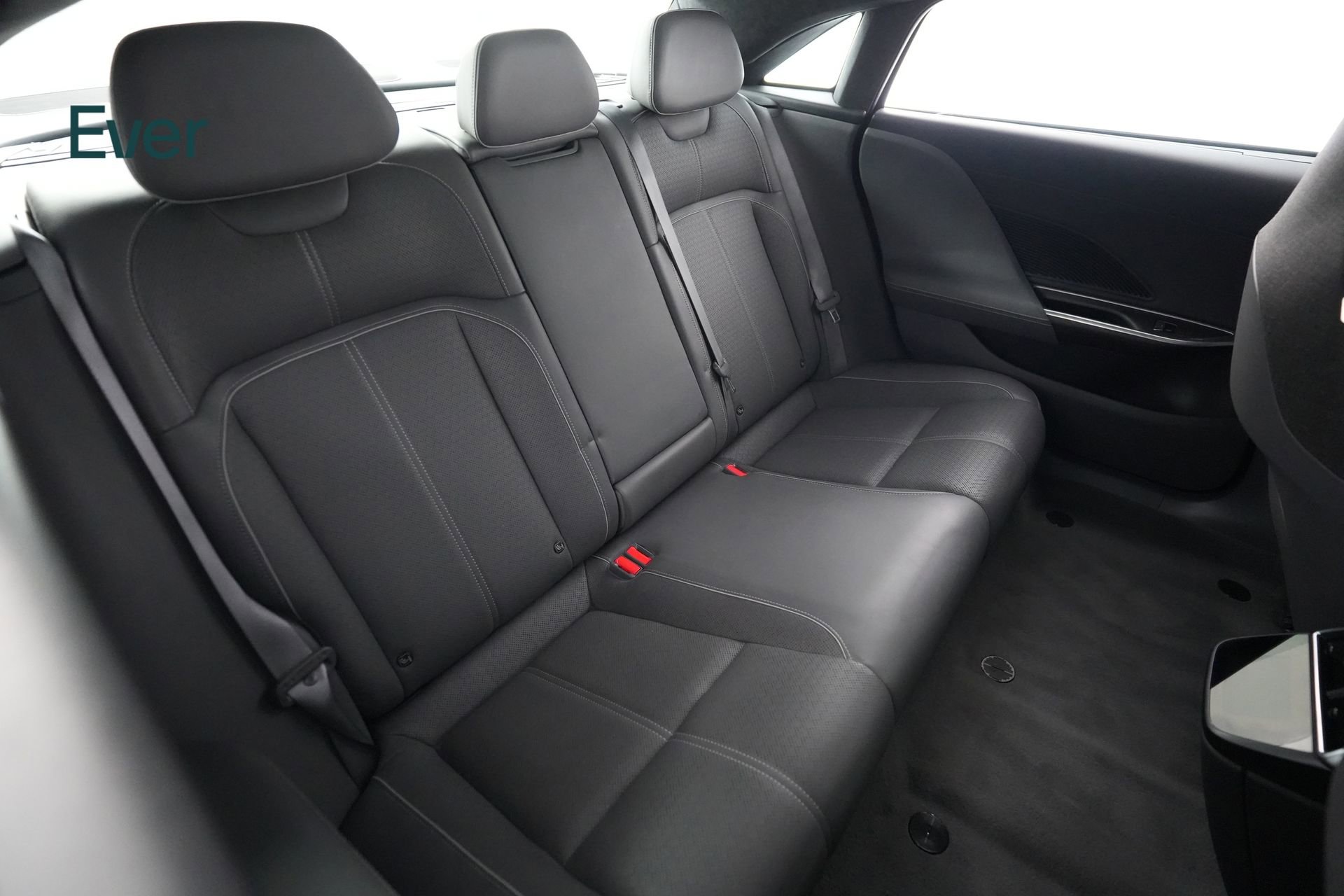 Used 2023 Lucid Air Grand Touring image 5