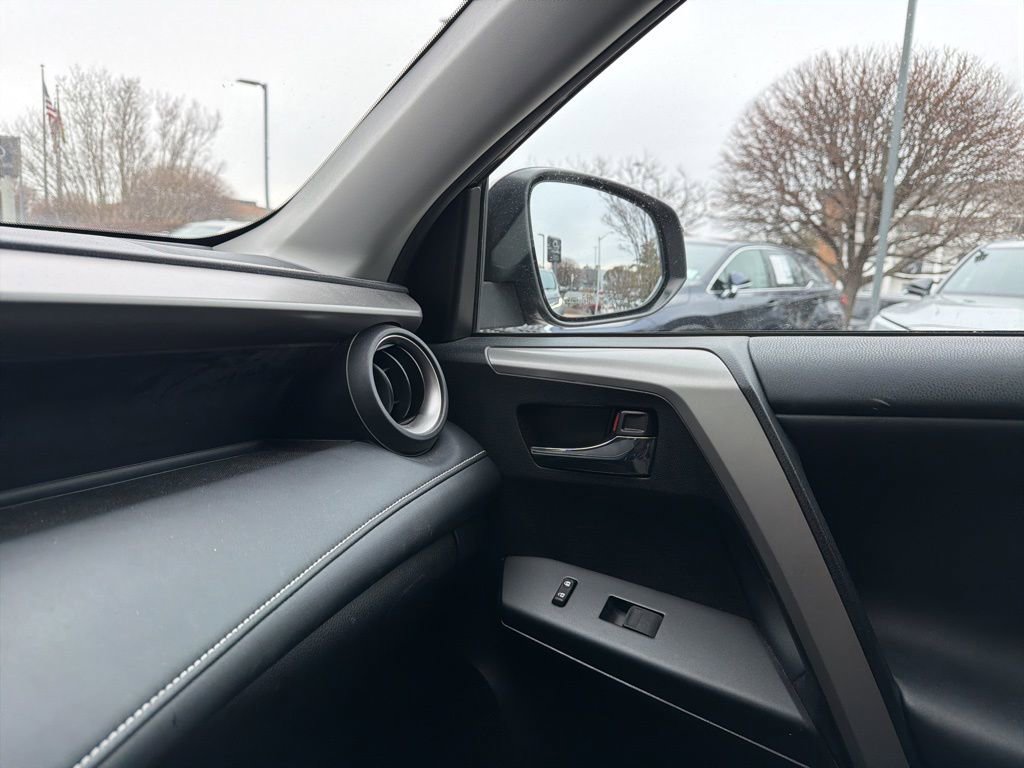 Used 2016 Toyota RAV4 XLE w/ Convenience Package image 25